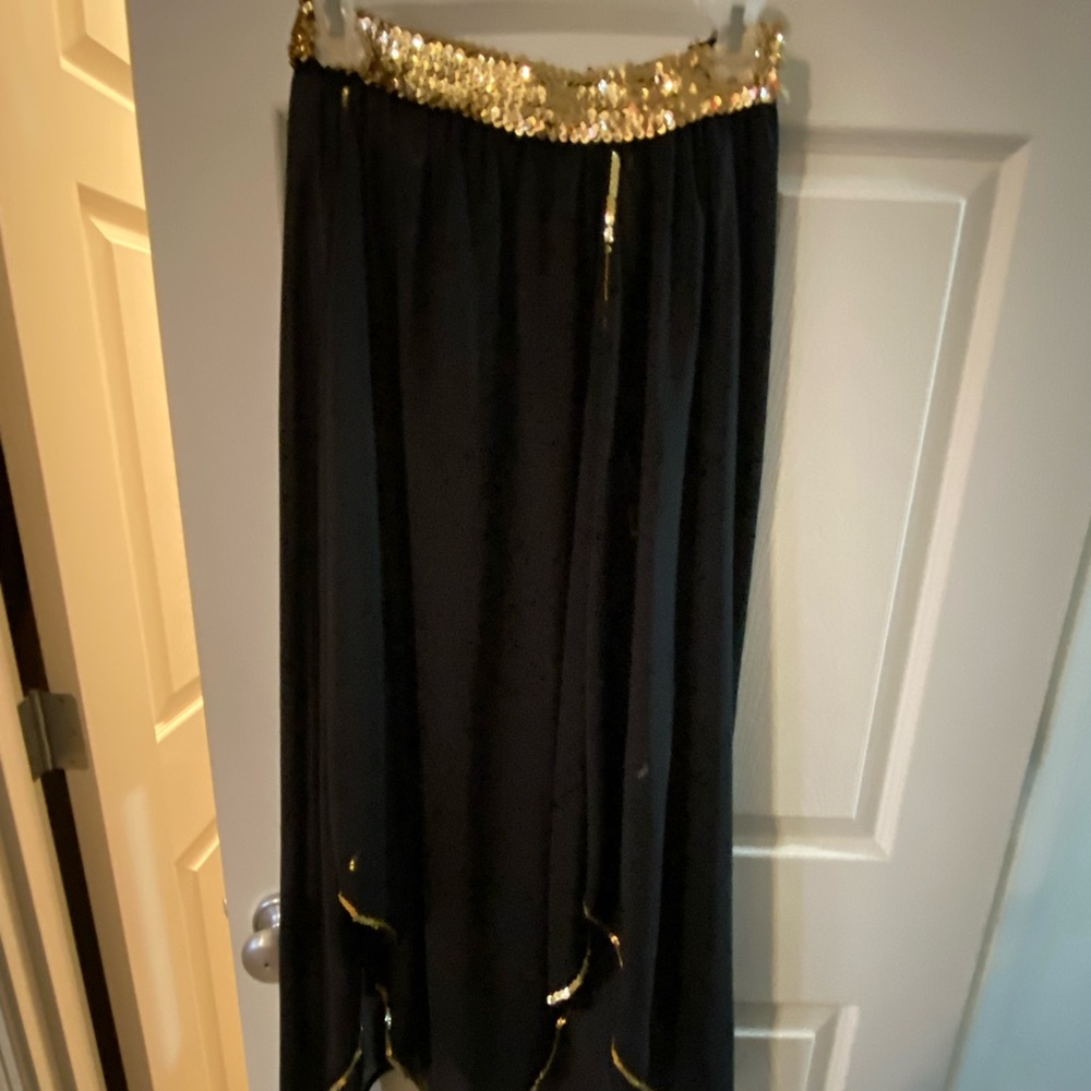 Black and gold skirt and shawl